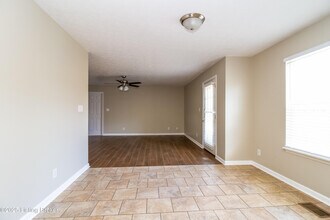 156 John Court in Mount Washington, KY - Building Photo - Building Photo