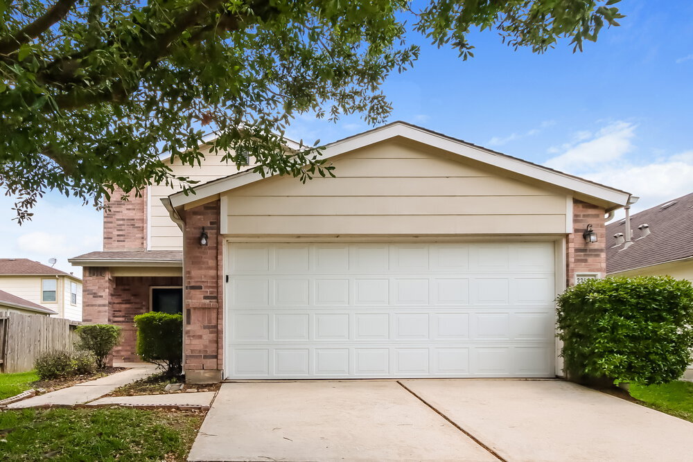 22922 Twisting Pine Dr in Spring, TX - Building Photo