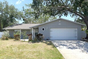 1680 Arizona Ave NE in St. Petersburg, FL - Building Photo