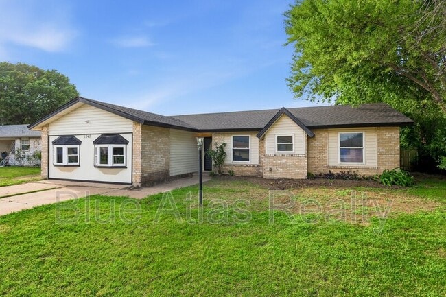 property at 1547 Oakbrook St