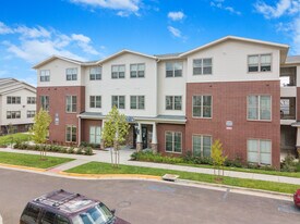 Yugo Corvallis Domain in Corvallis, OR - Building Photo