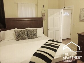 918 Green Bay Rd, Unit G in Winnetka, IL - Foto de edificio - Building Photo