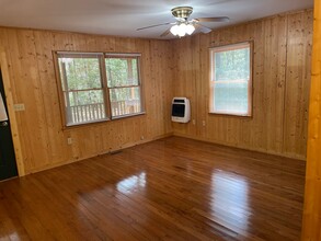 60 Pine Thicket Ln in Brevard, NC - Foto de edificio - Building Photo