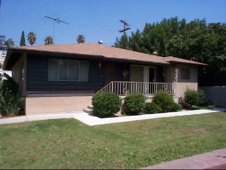 3821 Stockbridge Ave in Los Angeles, CA - Building Photo