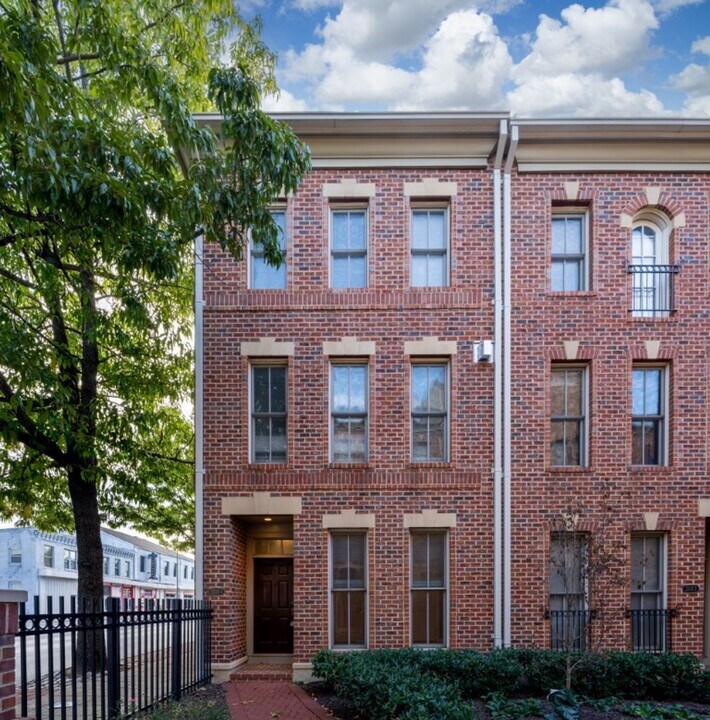 2335 Boston St in Baltimore, MD - Building Photo