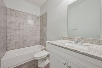1604 Ash Crescent St in Fort Worth, TX - Building Photo - Building Photo