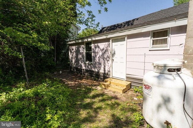 property at 824 Park Ln
