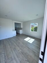 1010 Orange Grove Ave, Unit D in Glendale, CA - Building Photo - Building Photo