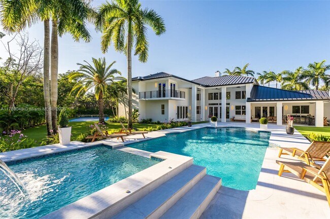 6290 SW 130th Ter in Pinecrest, FL - Building Photo - Building Photo