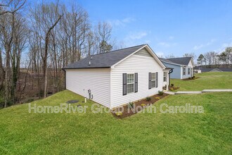 2820 Carrollwood Dr in Winston-Salem, NC - Building Photo - Building Photo