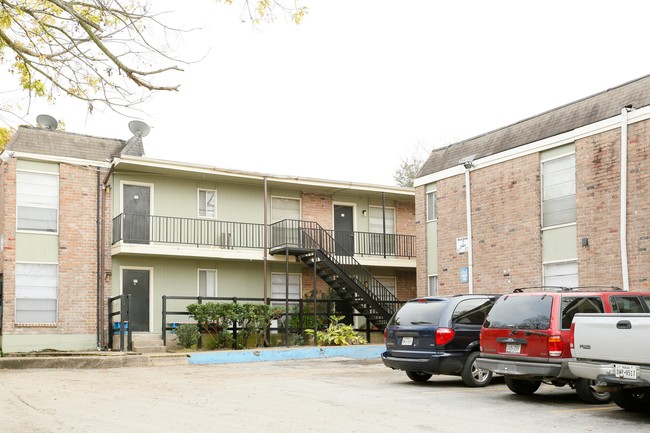 Gatehouse Apartments in Houston, TX - Building Photo - Building Photo