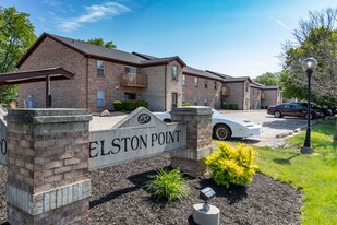 Elston Point Apartamentos