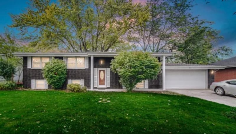 1810 W 93rd Pl in Crown Point, IN - Building Photo
