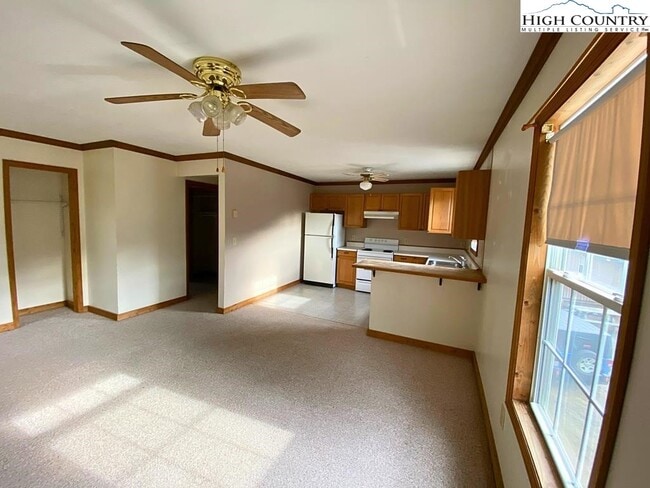 413 Grandpas Farm Rd in Fleetwood, NC - Building Photo - Building Photo