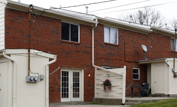 Spring Meadow Town Homes in Florence, KY - Building Photo - Building Photo