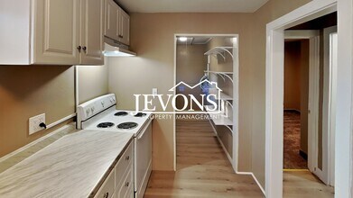 812 S 10th Ave in Yakima, WA - Building Photo - Building Photo