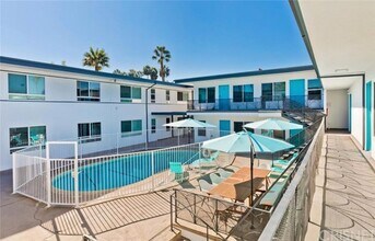 5005 August St in Los Angeles, CA - Building Photo - Building Photo