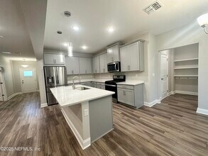 12034 Kearney St in Jacksonville, FL - Building Photo - Building Photo