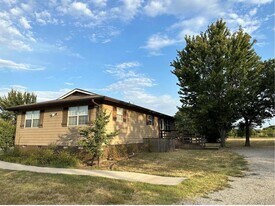 513 Rockhill Rd in Aubrey, TX - Building Photo