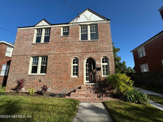 property at 2645 Dellwood Ave