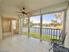 9580 Victoria Ln in Naples, FL - Building Photo