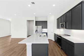 320 Creek Rd in Dripping Springs, TX - Building Photo - Building Photo