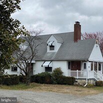 905 Taskforce Dr in Fredericksburg, VA - Building Photo