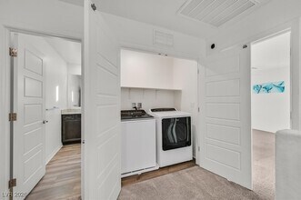 2212 Langmore St in Las Vegas, NV - Building Photo - Building Photo