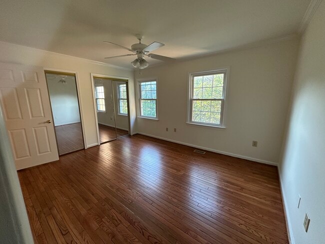 6352 Montrose Rd in North Bethesda, MD - Foto de edificio - Building Photo