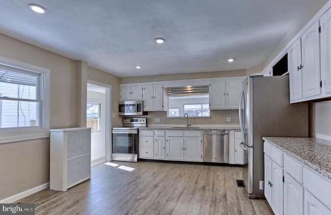 3216 Green St in Harrisburg, PA - Building Photo - Building Photo