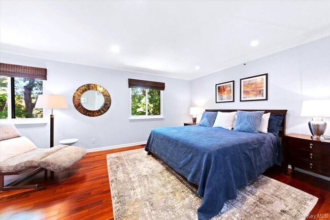 301 Old Cedar Rd in Hartsdale, NY - Building Photo - Building Photo