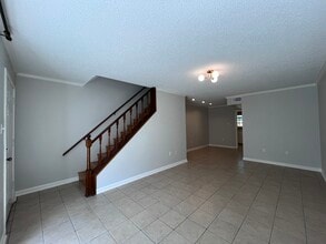 402 Longwood Ct, Unit Apt A in Baton Rouge, LA - Foto de edificio - Building Photo