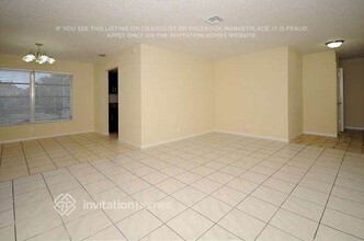 1132 Essex Dr in Wellington, FL - Foto de edificio - Building Photo