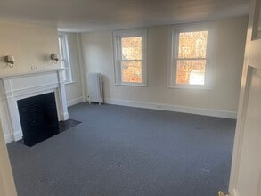 5 Curve St in Lexington, MA - Foto de edificio - Building Photo