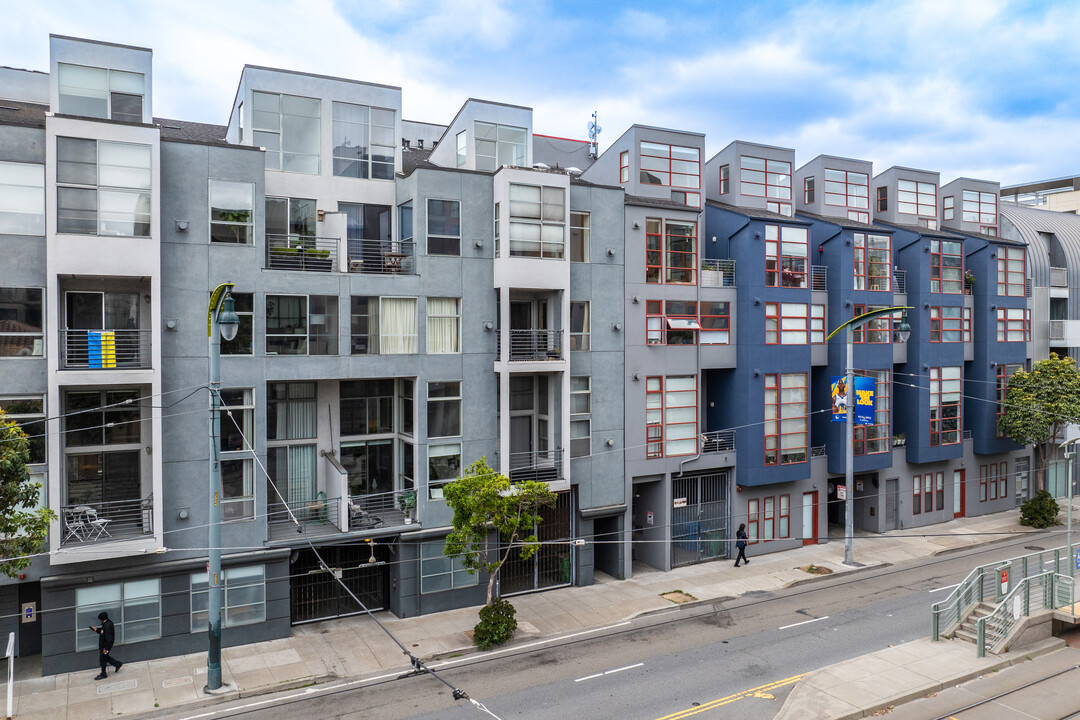 2030 3rd St in San Francisco, CA - Building Photo