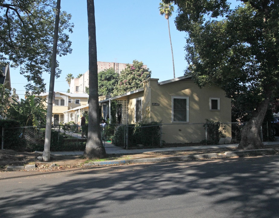 1621 N Kingsley Dr in Los Angeles, CA - Building Photo