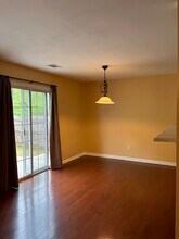 2395 Mayfair Dr in Cumming, GA - Foto de edificio - Building Photo