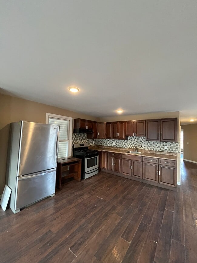 622 Bramhall Ave, Unit 2