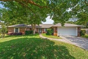 4405 Southminster Cir in Niceville, FL - Building Photo