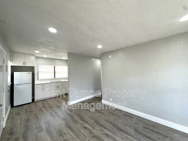 1036 1/2 19th St S in St. Petersburg, FL - Building Photo - Building Photo