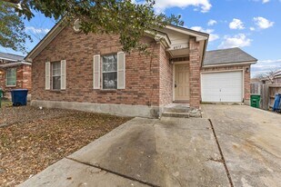 4811 Georges Farm in San Antonio, TX - Building Photo