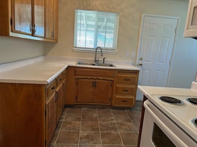 4198 George Ave in Olivehurst, CA - Building Photo - Building Photo