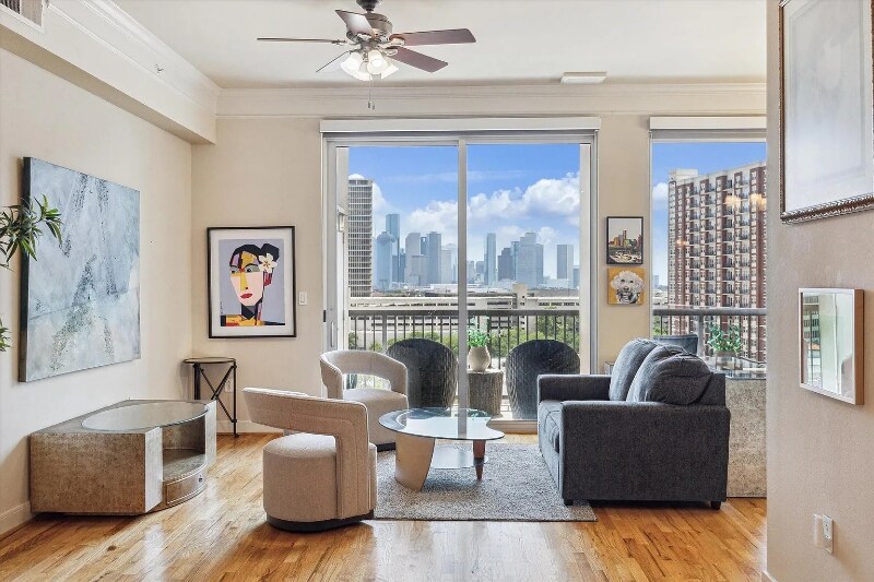 3333 Allen Pkwy in Houston, TX - Foto de edificio