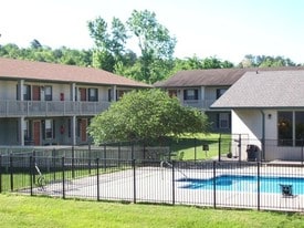 Club at the Creek Apartments