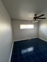 9136 S Anthony Ave in Chicago, IL - Foto de edificio - Building Photo