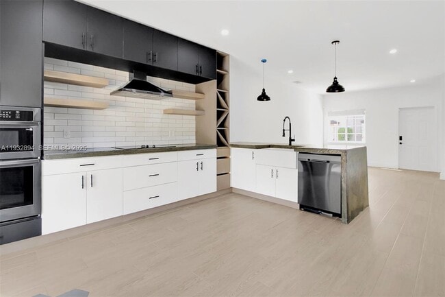 16911 SW 137th Ct in Miami, FL - Building Photo - Building Photo