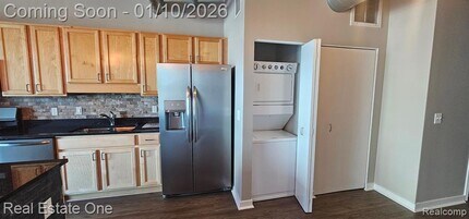 100 W Fifth St in Royal Oak, MI - Building Photo - Building Photo