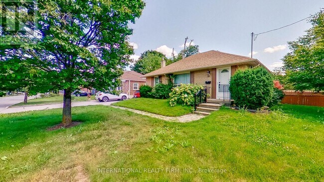 85 Churchill Ave in Toronto, ON - Building Photo - Building Photo