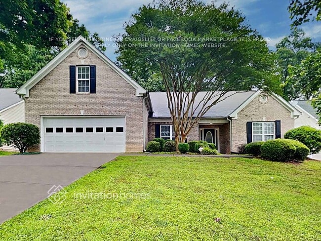 property at 975 Chapel Hill Dr SE