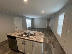 38058 Pardo Dr in Clinton Township, MI - Building Photo - Building Photo